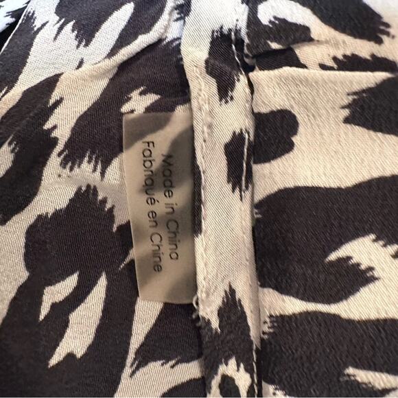 Equipment Lillian Silk Pajama Set size XS Cheetah Long Sleeve Shorts Sleepwear - Picture 11 of 12